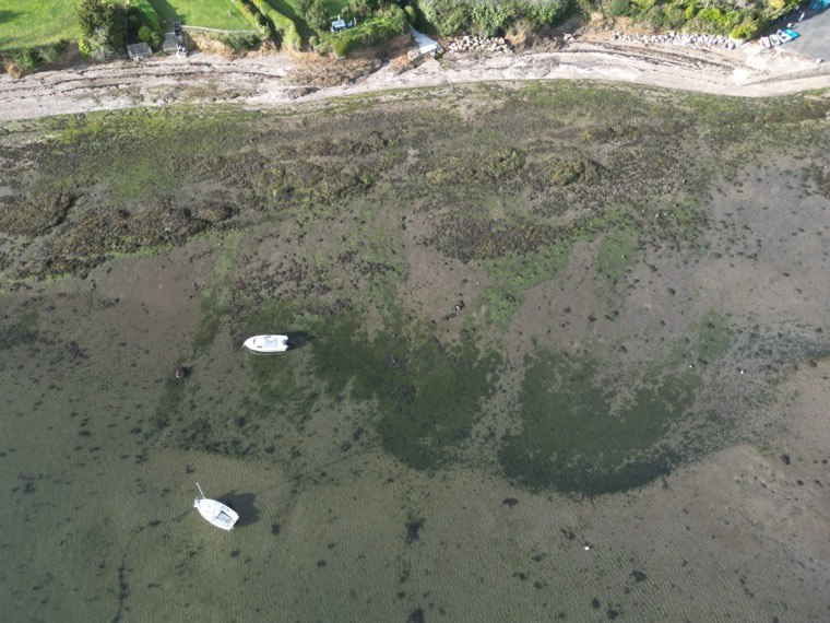 Les bateaux au mouillage vus à la verticale